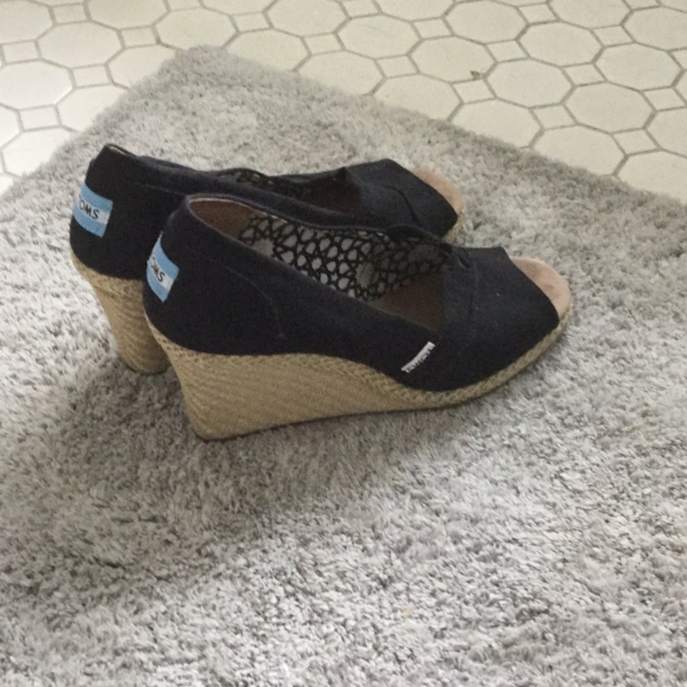 Toms wedges
